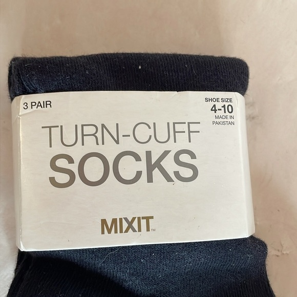 Mixit turn cuff 3 pairs Socks Black NWT in Package - Picture 2 of 5